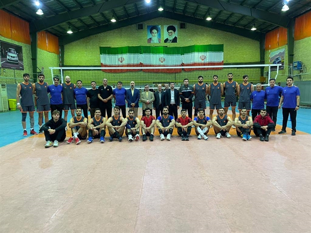 دیدار مهندس حسینی پور کادر فنی و اعضای تیم والیبال بزرگسالان